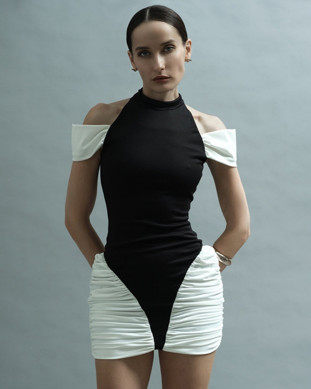 The Noir & Pearl Sculpt Mini